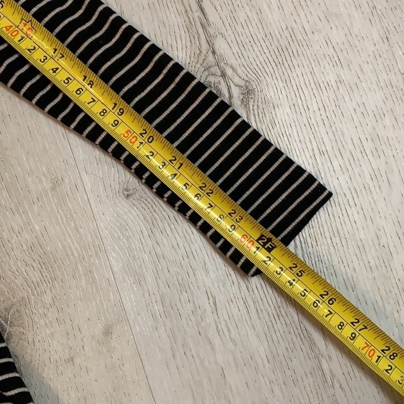 Philosophy Black White‎ Striped Front Key Hole - Picture 6 of 11